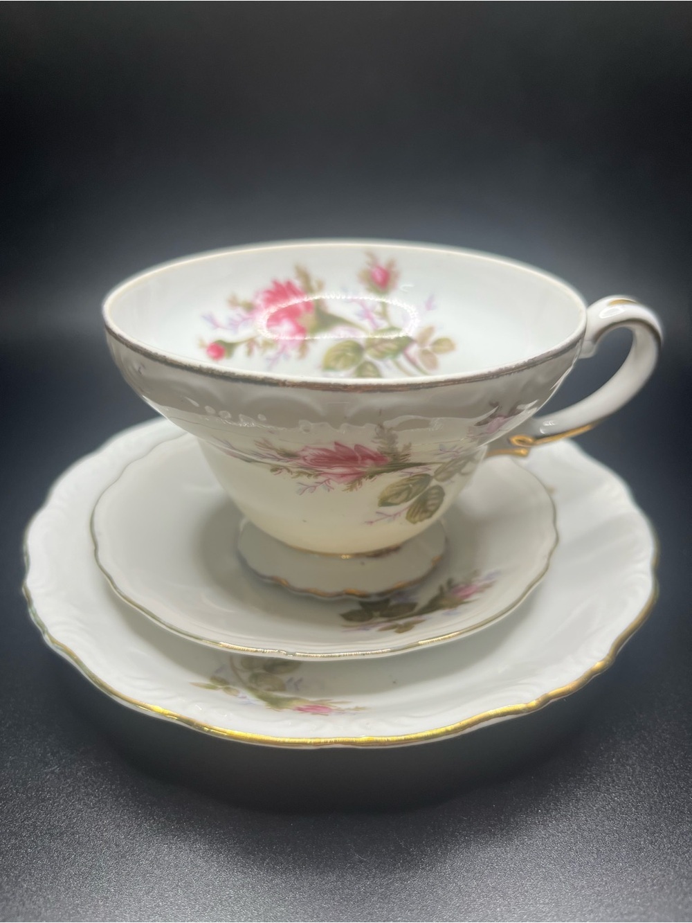 4 Royal Sealy China Japan tea cups, 4 saucers, 4 bread and butter plates